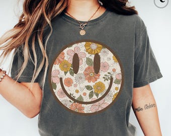 Cottagecore Shirt, Happy Face Tshirt, Floral Smile Tee, Retro Vintage Aesthetic, Gardening Tshirt, Think Positive Shirt, Boho Comfort Colors