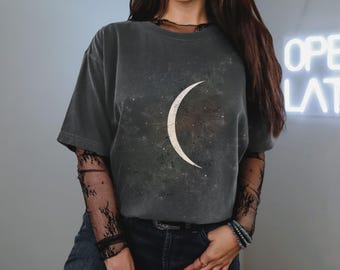Crescent Moon Shirt, Comfort Colors, Witchy Aesthetic Tee, Goth Tshirt, Dark Celestial Shirt, Grunge T-shirt, Mystical Spiritual Shirt