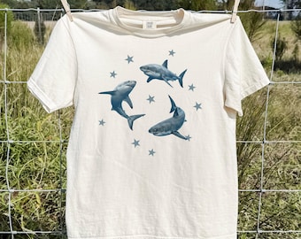 Great White Shark Comfort Colors Shirt Star Aesthetic Ocean Tee Marine Life Coastal Beach Graphic TShirt Vintage Retro Shark Lover T-Shirt