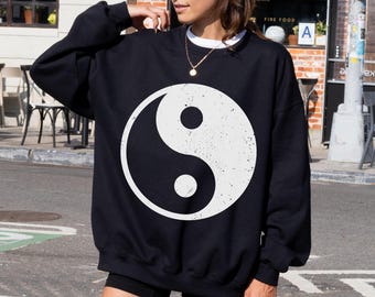 Yin Yang, Spiritual Sweatshirt, VSCO, Downtown Girl,  Beachy Sweatshirt, Taoism Crewneck, Retro Meditation Sweater, Mystical ALT Clothes